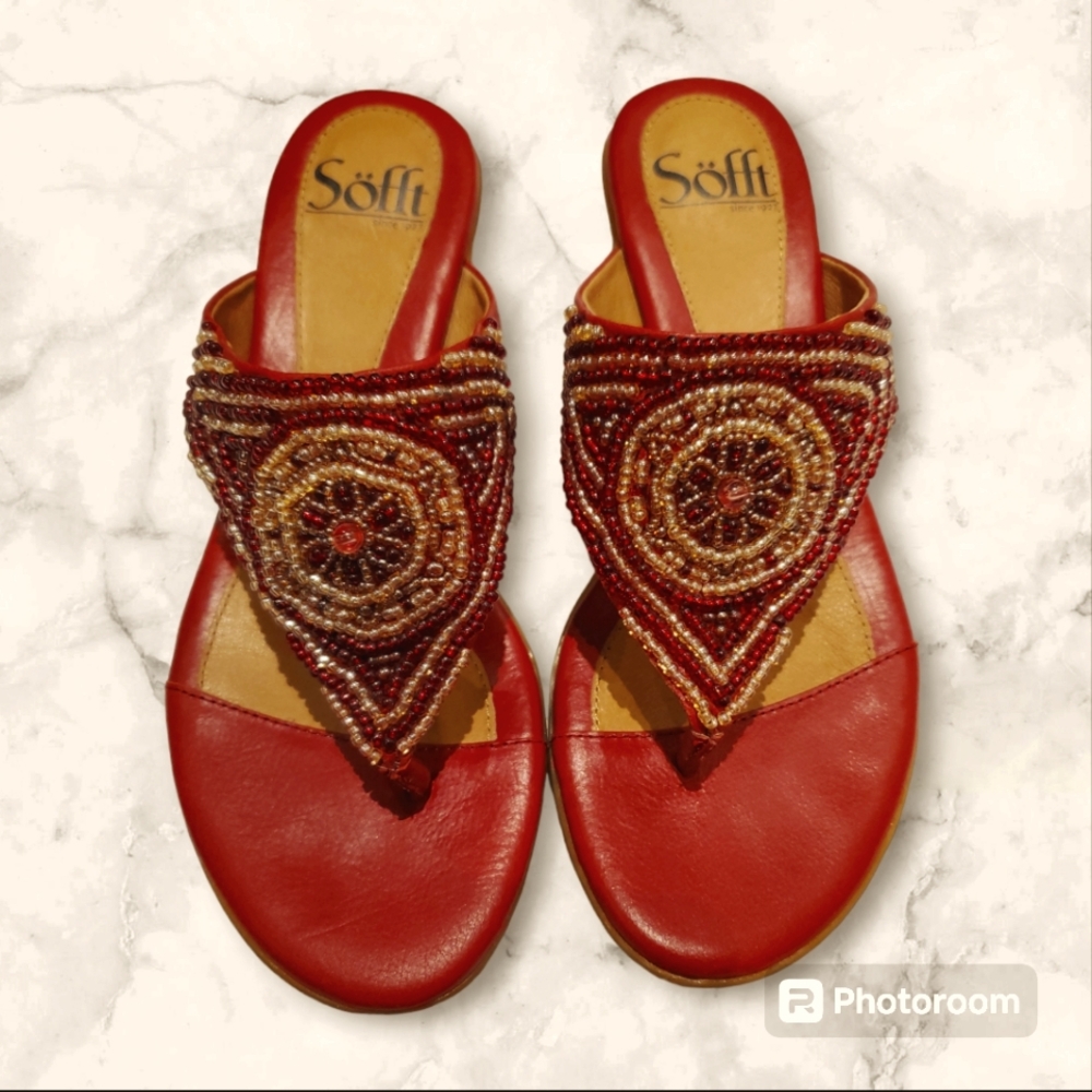 Söfft, red leather sandals, size 6M